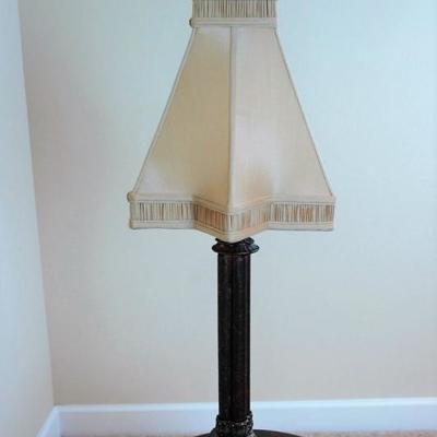 Lamp with lovely unique shade!