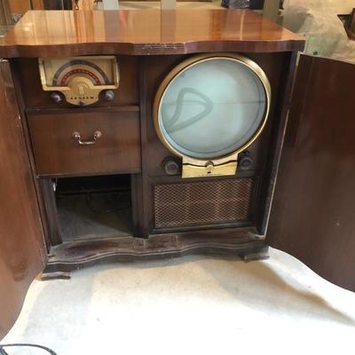 How about this round TV?!  What a great piece!