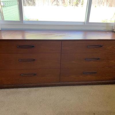 Henredon long 6-drawer dresser /chest of drawers