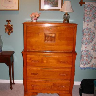 VIRGINIA HOUSE MAPLE BEDROOM   Secretary chest   BUY IT NOW  $ 135.00