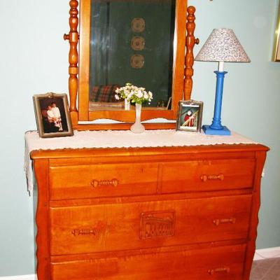 VIRGINIA HOUSE MAPLE CHEST WITH TILT MIRROR    BUY IT NOW  $ 195.00