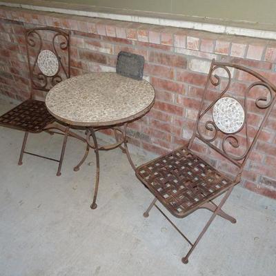 Home owner removed chairs, table is for sale