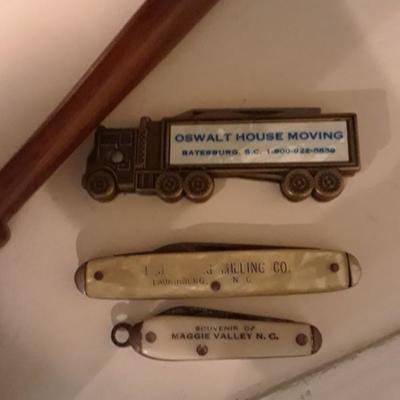 Vintage advertising pocket knives 