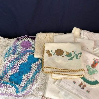 Vintage Doilies and Linens