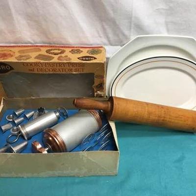 Vintage Mirro Pastry Press