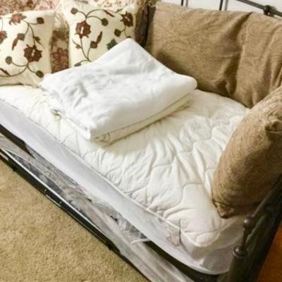 Day Bed with Trundle (Two Twin Mattresses)