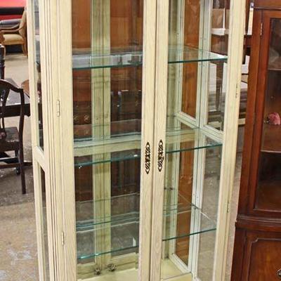  Contemporary White 2 Door Display Cabinet

Located Inside â€“ Auction Estimate $200-$400

  
