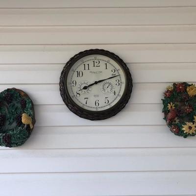 Outdoor clock