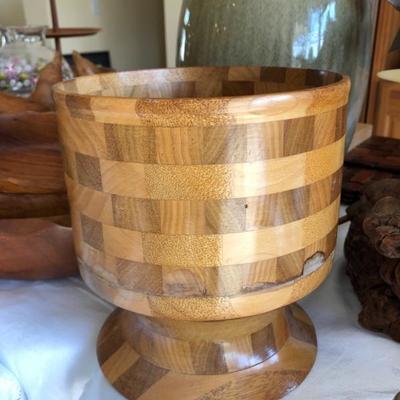 So many lovely, unique and quality decor, entertaining and serving pieces! Some vintage teak.