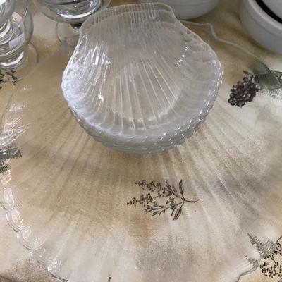 Seashell glass platter-and-bowls set