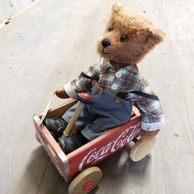 
#1016: Coca-cola Wood Wagon with Bear
Coca-cola Wood Wagon with Bear
