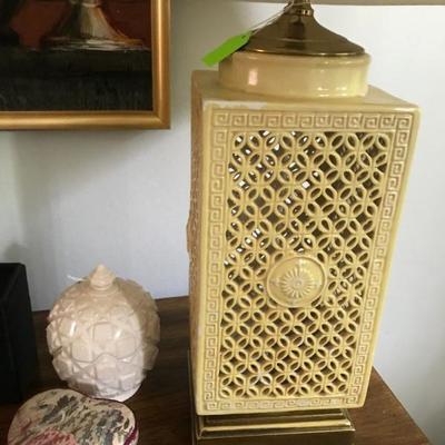 Matching Pair of Mid-Century Asian Style Table Lamps 