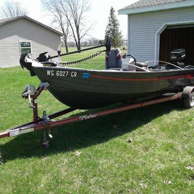 16 ft Fisher Fishing Boat, 35 hp Mercury motor