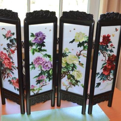 Table top screen with Chinese embroidery