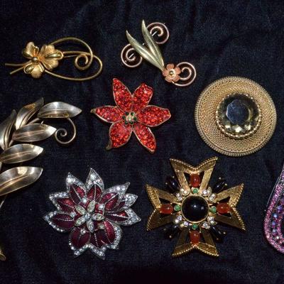 Costume jewelry brooches