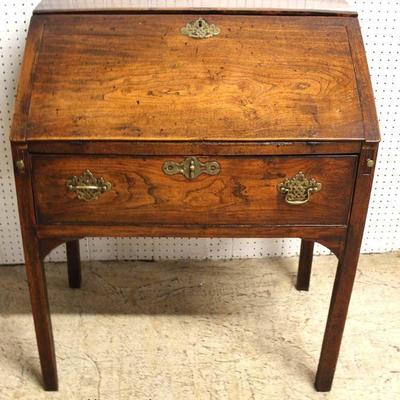  ANTIQUE Late 18th Century Early 19th Century Slant Front SOLID Mahogany 1 Drawer Desk

Auction Estimate $500-$1000 â€“ Located Inside 