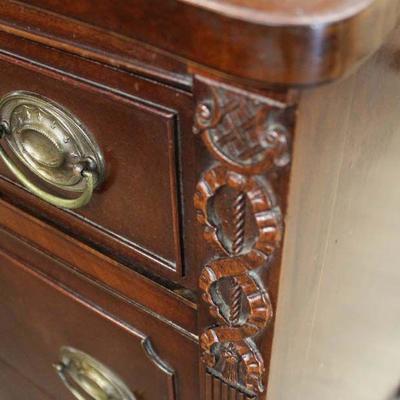  5 Piece VINTAGE Mahogany Bedroom Set with Full Size Bed

Auction Estimate $300-$600 â€“ Located Inside 