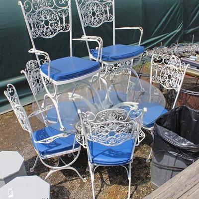  Variety of VINTAGE Iron and Cast Aluminum Outdoor Furniture

Auction Estimate $20-$400 â€“ Located Field 