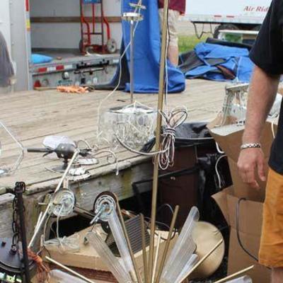  Massive Liquidation of Hanging Chandaliers, Lights and Lamps

Located in the Field â€“ Auction Estimate $50-$400 each

  
