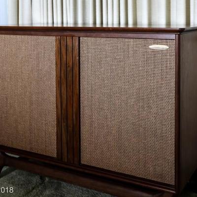 Packard Bell Stereophonic console