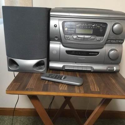 3 CD Changer Cassette AM/FM Radio and 1 Speaker with Remote