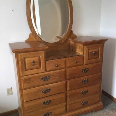 Vaughan Bassett Dresser with Mirror