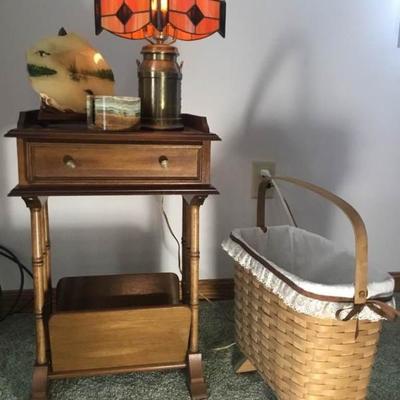 Vintage Magazine Table Vinette