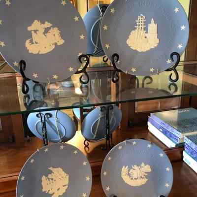 4 Wedgewood plates.