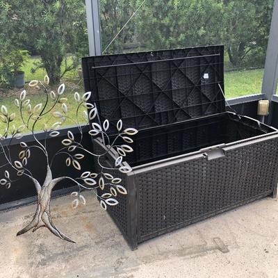 Deck box