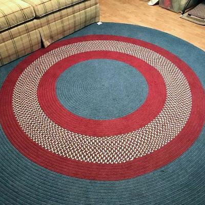 6' x 6' braided rug