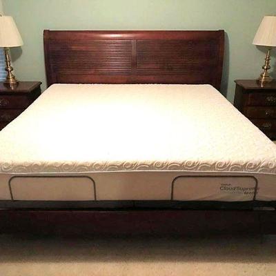 Like new King Tempurpedic bed (only 4 years old)