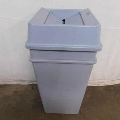 2 Square Trash Cans with One Lid