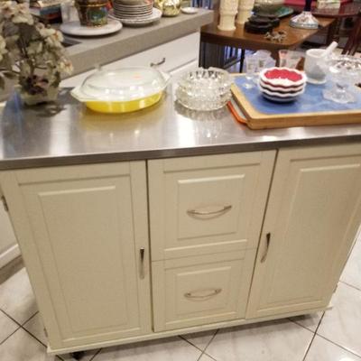 Movable stainless top kitchen island