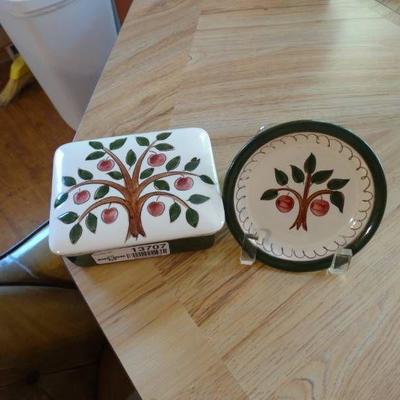 2 pieces of Stangl pottery