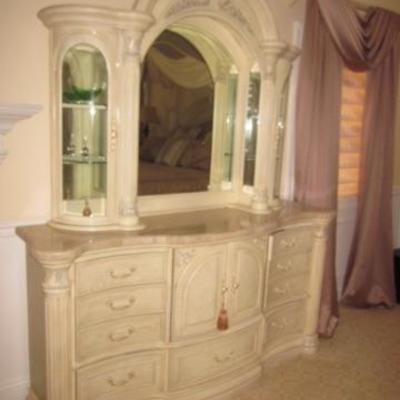 Four Poster Bedroom Suite