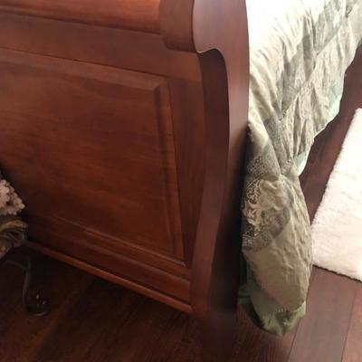 Sleigh Bed detail