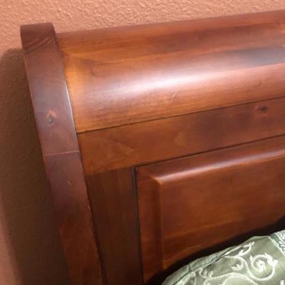 Sleigh Bed detail