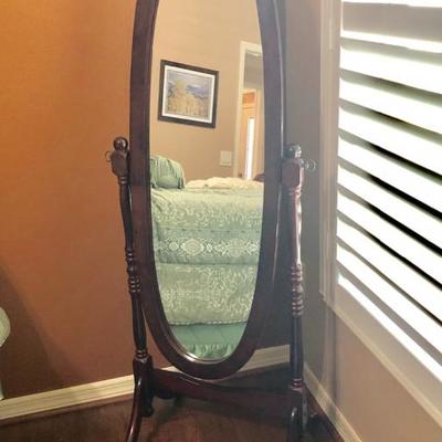 Free-standing Oval Mirror