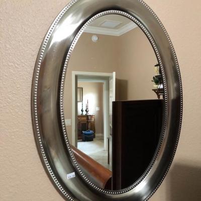 Mid-size Oval Silver Mirror 