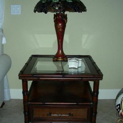 One of two Tommy Bahama side tables & leaded glass lamp