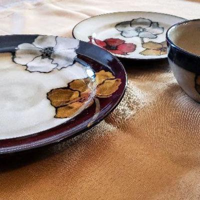 Pfaltzgraff Dinnerware set – Painted Poppies Pattern