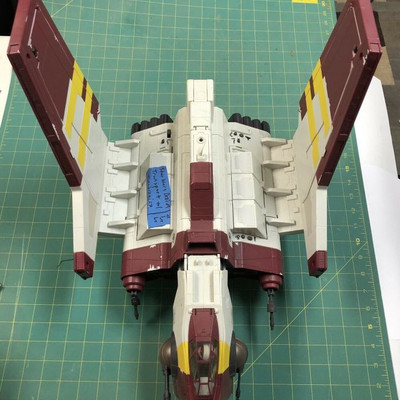Star Wars Droid Transport w/ Electronics LAC031 https://www.ebay.com/itm/123791686677