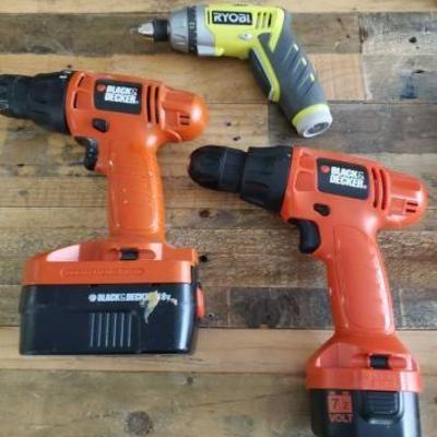 
#810: Two Black and Decker Drills and a Ryobi Drill
Two Black and Decker Drills and a Ryobi Drill