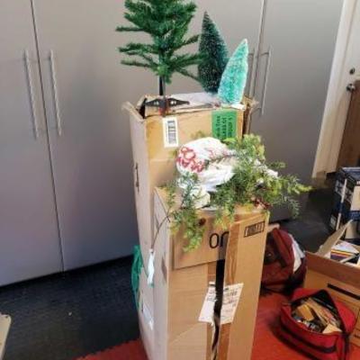 #870: Christmas Tree and Decorations
7 1/2 Tree