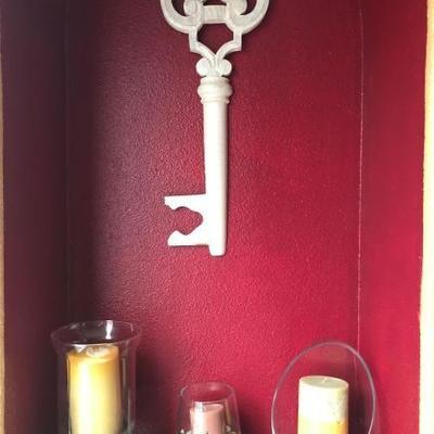 #262: 4 Vases, Candle Holder and Hanging Wall Art
4 Vases, Candle Holder and Hanging Wall Art