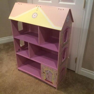 Dollhouse-look Cabinet