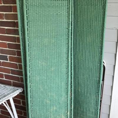 2 panel wicker screen $28
2 available
32 X 67"