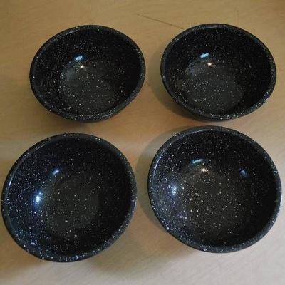 4 Enameled Bowls