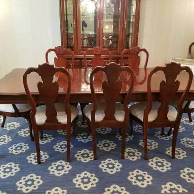 Stanley Dining Room Table With 9 Chairs