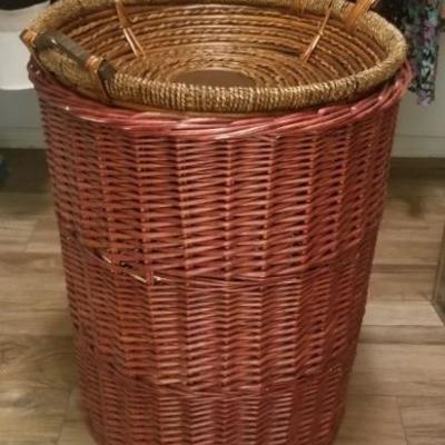 Large hamper with miss matched top